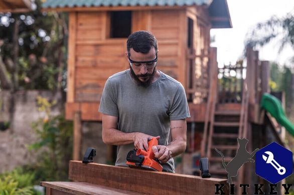 Рубанок сетевой BLACK+DECKER BEW712