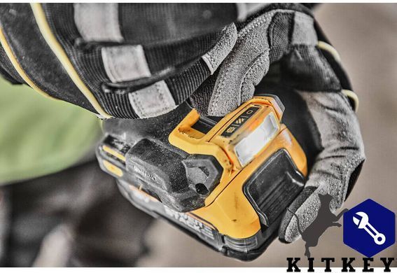 Дрель-шуруповёрт аккумуляторная бесщёточная ударная DeWALT DCD805E1T
