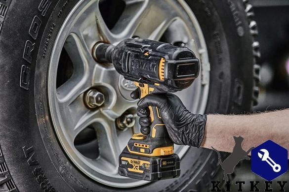 Гайковерт ударный аккумуляторный бесщёточный DeWALT DCF900P2G