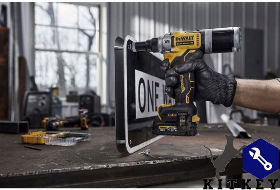 Заклепочник акумуляторний безщітковий DeWALT DCF414NT