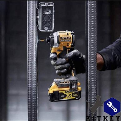 Шуруповерт ударный аккумуляторный бесщёточный DeWALT DCF850N