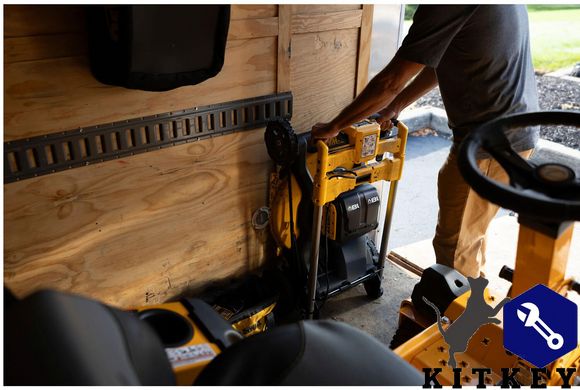 Газонокосарка акумуляторна самохідна безщіткова DeWALT DCMWSP156W2