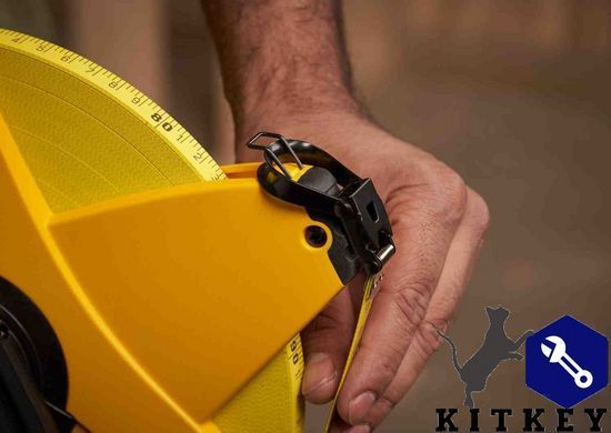 Рулетка измерительная PowerWinder Fiberglassдлиной 100 м шириной 12.7 мм STANLEY 2-34-777