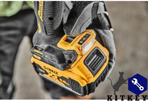 Дрель-шуруповёрт аккумуляторная бесщёточная ударная DeWALT DCD805P2T