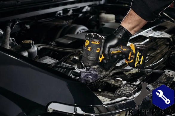 Гайковерт ударний акумуляторний безщітковий DeWALT DCF901P1G