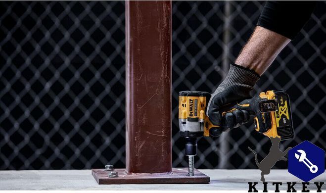 Гайковерт ударный аккумуляторный бесщёточный DeWALT DCF921P2T