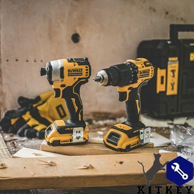 Набір з двох інструментів безщіткових DeWALT DCK2062D2T
