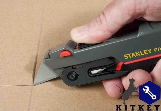 Нож FatMax для отделочных работ длиной 165 мм с двумя типами лезвий STANLEY 0-10-242