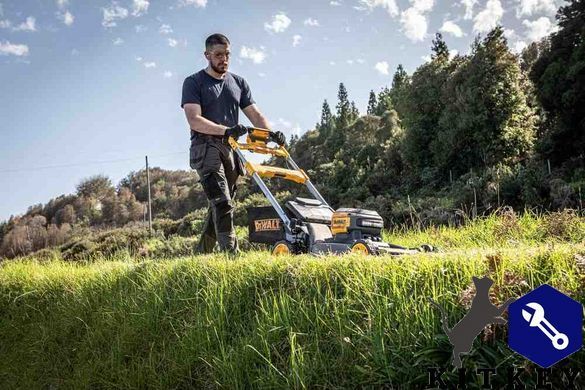 Газонокосилка аккумуляторная самоходная бесщёточная DeWALT DCMWSP660N