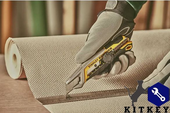 Нож FatMax Integrated Snap Knife длиной 165 мм с лезвием шириной 18 мм с отламывающимися сегментами STANLEY FMHT10592-0