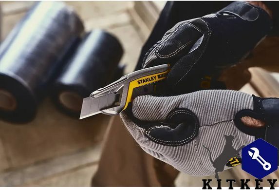 Нож FatMax Integrated Snap Knife длиной 165 мм с лезвием шириной 18 мм с отламывающимися сегментами STANLEY FMHT10594-0