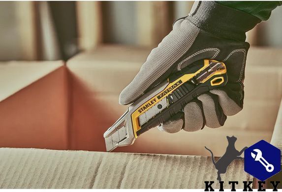 Нож FatMax Integrated Snap Knife длиной 165 мм с лезвием шириной 18 мм с отламывающимися сегментами STANLEY FMHT10594-0