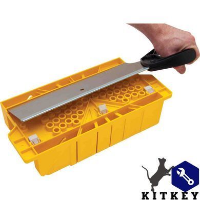 Стусло з полістиролу з ножівкою і фіксаторами STANLEY 1-20-600