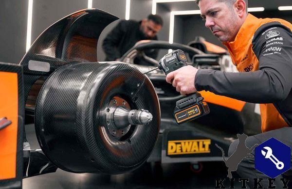 Набор из двух инструментов аккумуляторных бесщеточных McLaren F1 TEAM LIMITED EDITION DeWALT DCK200MM2T