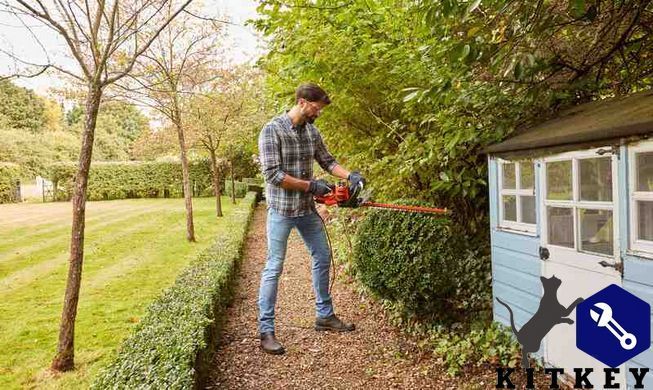 Кусторез электрический BLACK+DECKER BEHTS401