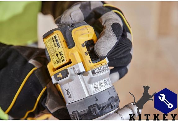 Дрель-шуруповерт аккумуляторная бесщеточная ударная DeWALT DCD1007WW1T