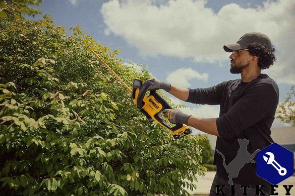 Кусторез аккумуляторный DeWALT DCMHT562N