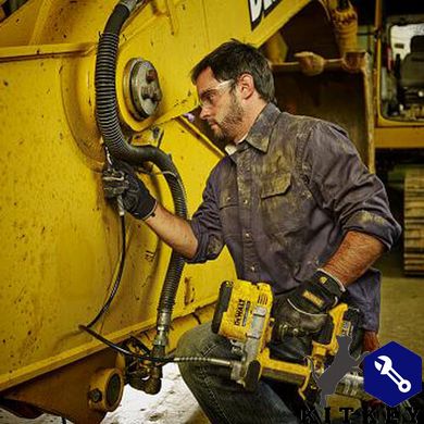 Пістолет маcляний акумуляторний DeWALT DCGG571NK