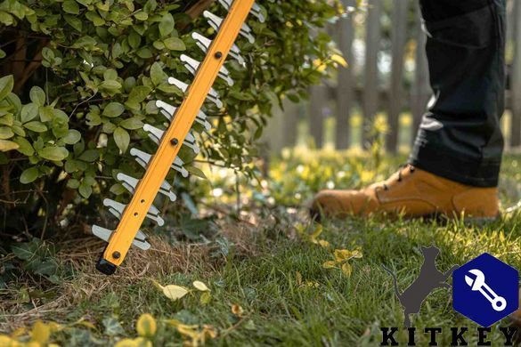 Кусторез аккумуляторный DeWALT DCMHT564N