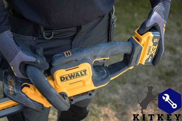 Кусторез аккумуляторный DeWALT DCMHT564N