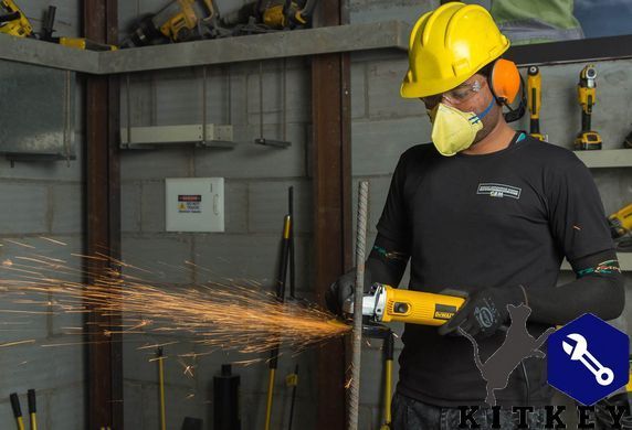 Шлифмашина угловая - болгарка сетевая DeWALT DWE4115