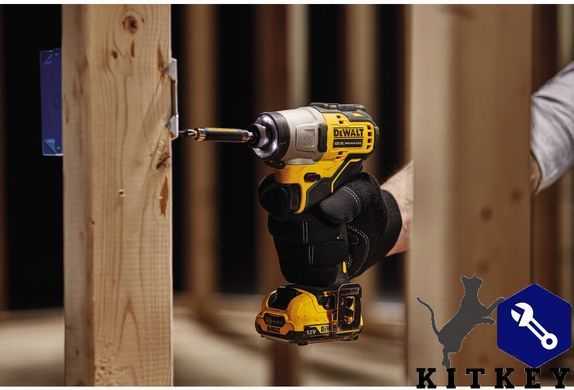 Шуруповерт аккумуляторный бесщеточный DeWALT DCF601N