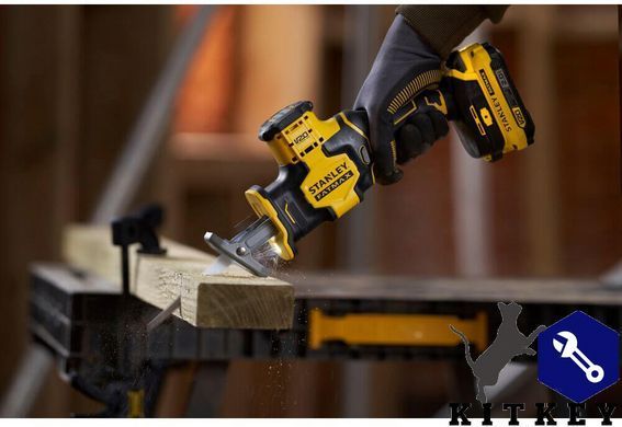 Пила шабельна акумуляторна STANLEY FATMAX SFMCS305B