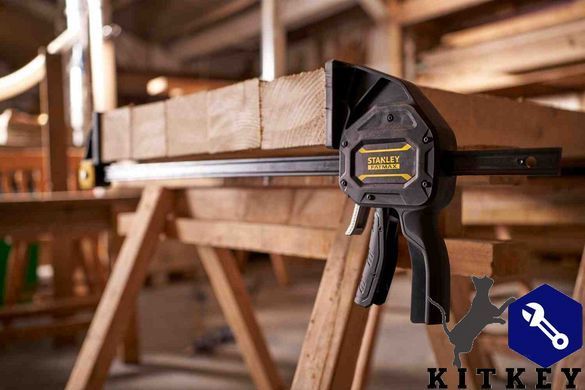 Струбцина FatMax XL тригерна з максимальним зусиллям стиснення 270 кг STANLEY FMHT0-83240