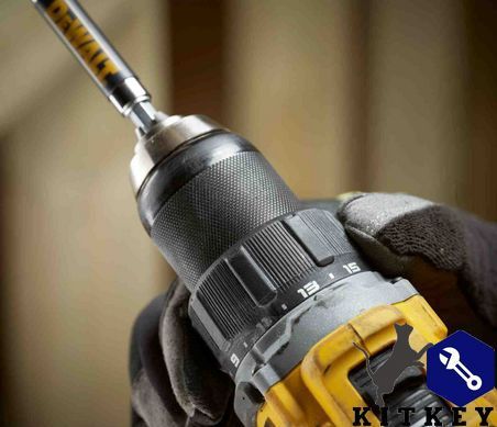 Дрель-шуруповёрт аккумуляторная бесщёточная DeWALT DCD794NT