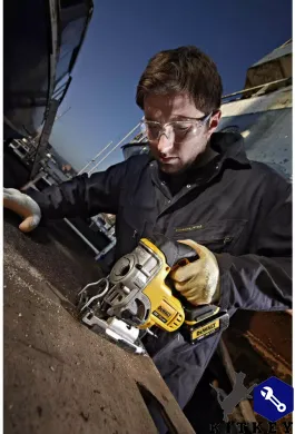 Пила лобзиковая аккумуляторная DeWALT DCS331N