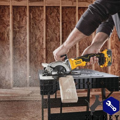 Пила дискова акумуляторна безщіткова компактна DeWALT DCS571NT